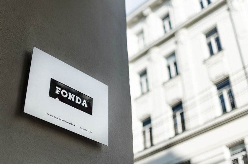 FONDA Schild